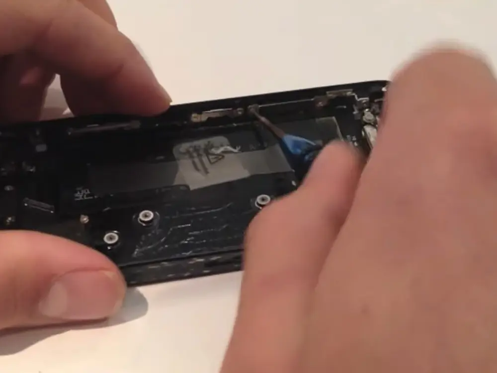 iPhone 5 aan en uit knop kabel vervangen