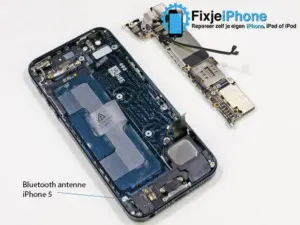Waar zit de bluetooth antenne in de iPhone 5?