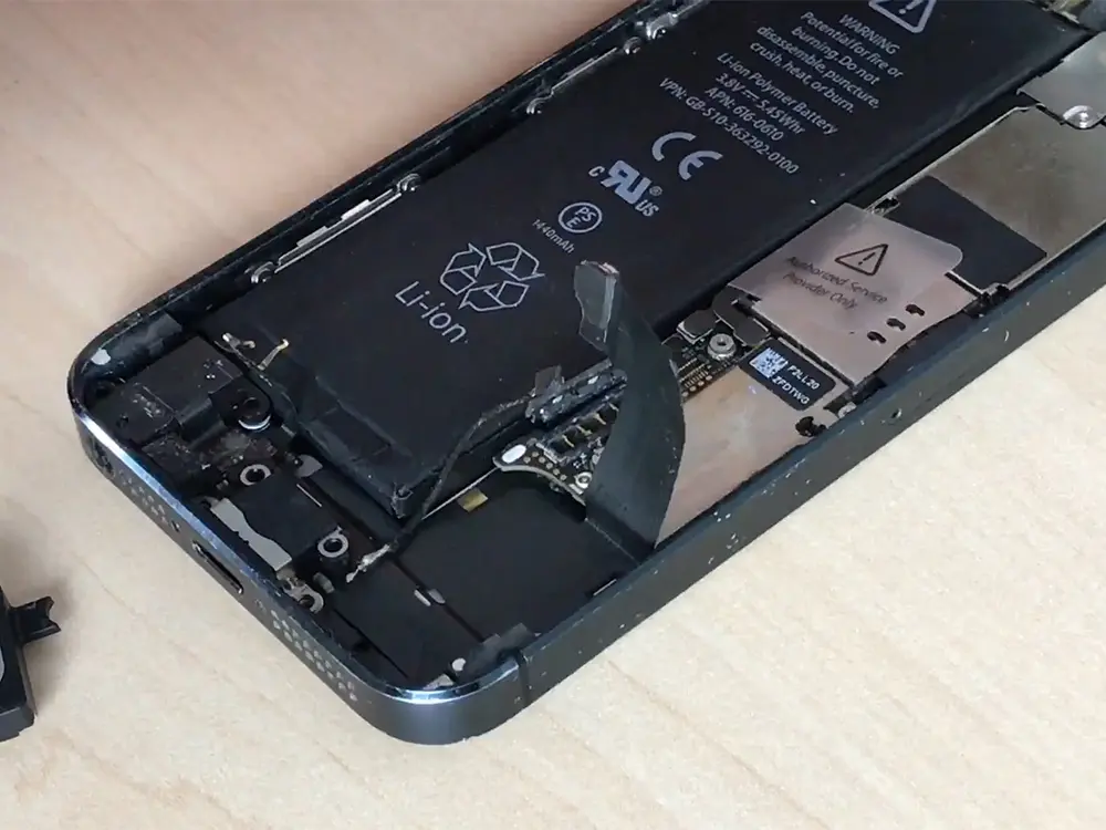 iPhone 5 dock connector vervangen